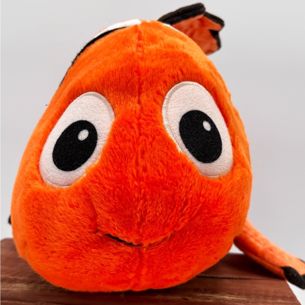 Disney Finding Nemo “Nemo” 19 Inch Plush - Picture 4 of 9